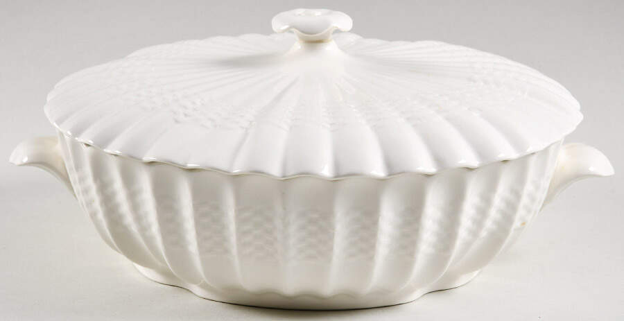 Chelsea Wicker Round Covered Vegetable by Spode-1