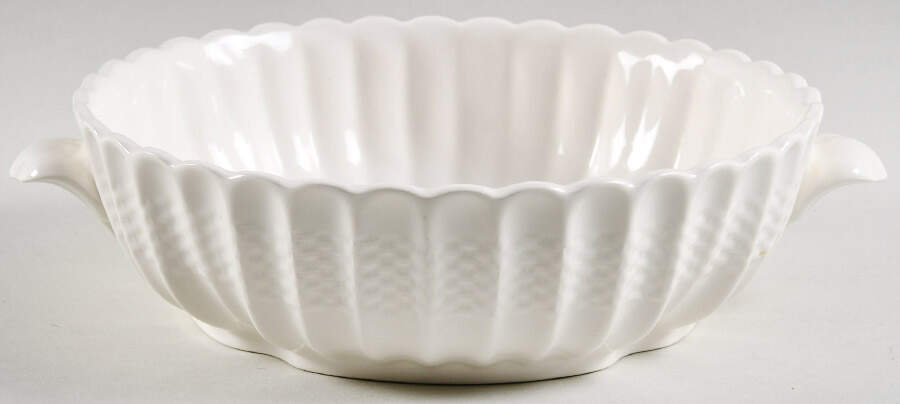 Chelsea Wicker Round Vegetable No Lid by Spode-1