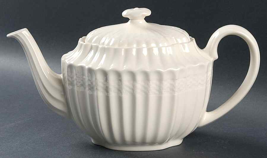 Chelsea Wicker Teapot & Lid by Spode-1