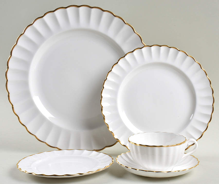 Corinth (Gold Trim) 5 Piece Place Setting by Spode-1