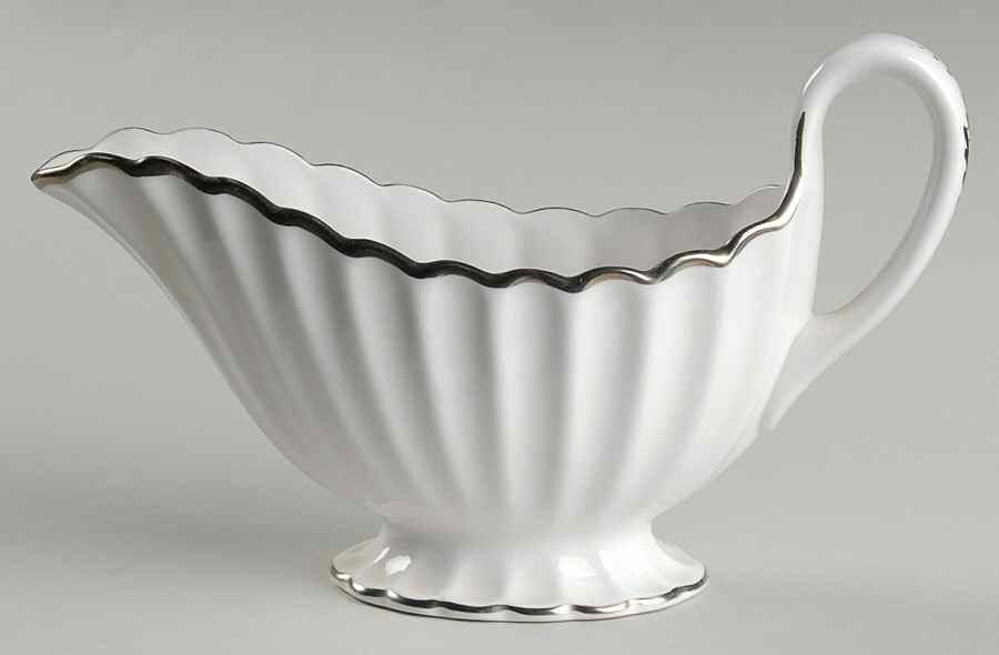 Corinth (PlatinumTrim) Gravy Boat by Spode-1