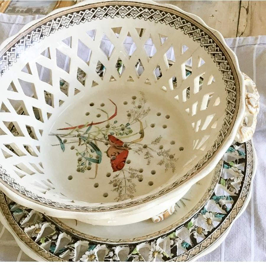 Daisy (Brown-Multicolor) Pierced Berry Bowl and Underplate by Spode-1