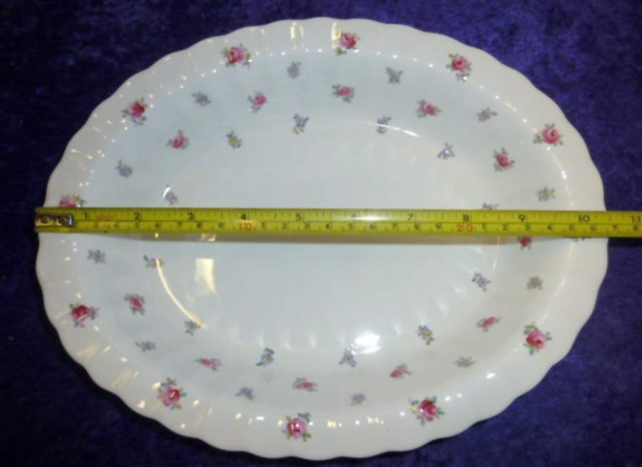 Dimity 10" Oval Vegetable Bowl by Spode-1