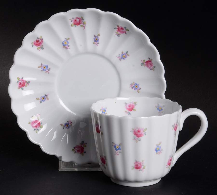 Dimity Flat Cup & Saucer Set by Spode-1