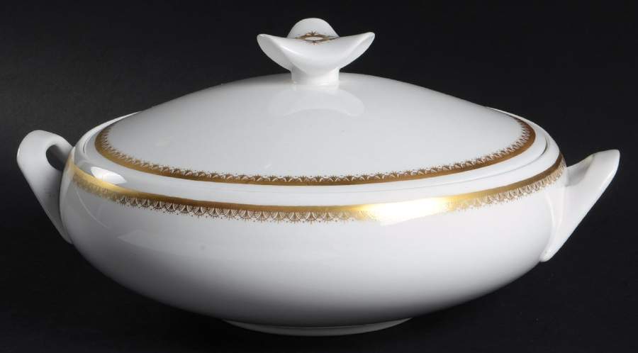 Elizabethan Round Covered Vegetable by Spode-1