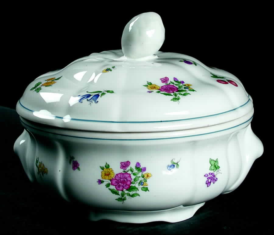 Emily 1.75 Qt Round Covered Casserole by Spode-1