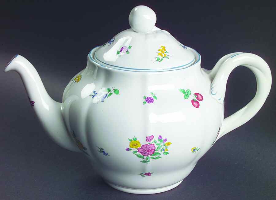 Emily Teapot & Lid by Spode-1