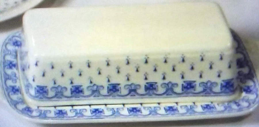 Ermine Blue 1/4 Lb Covered Butter by Spode-1