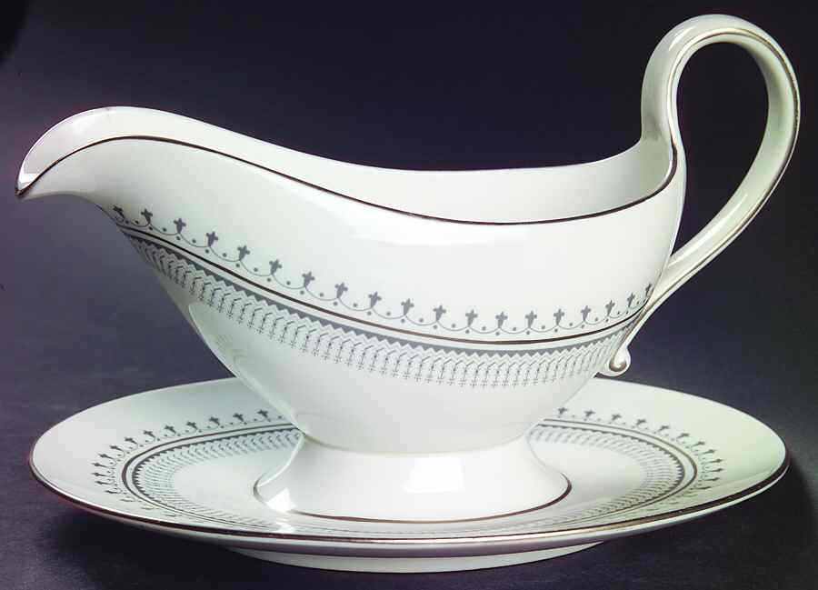 Fairfax Gravy Boat with Attached Underplate by Spode-1