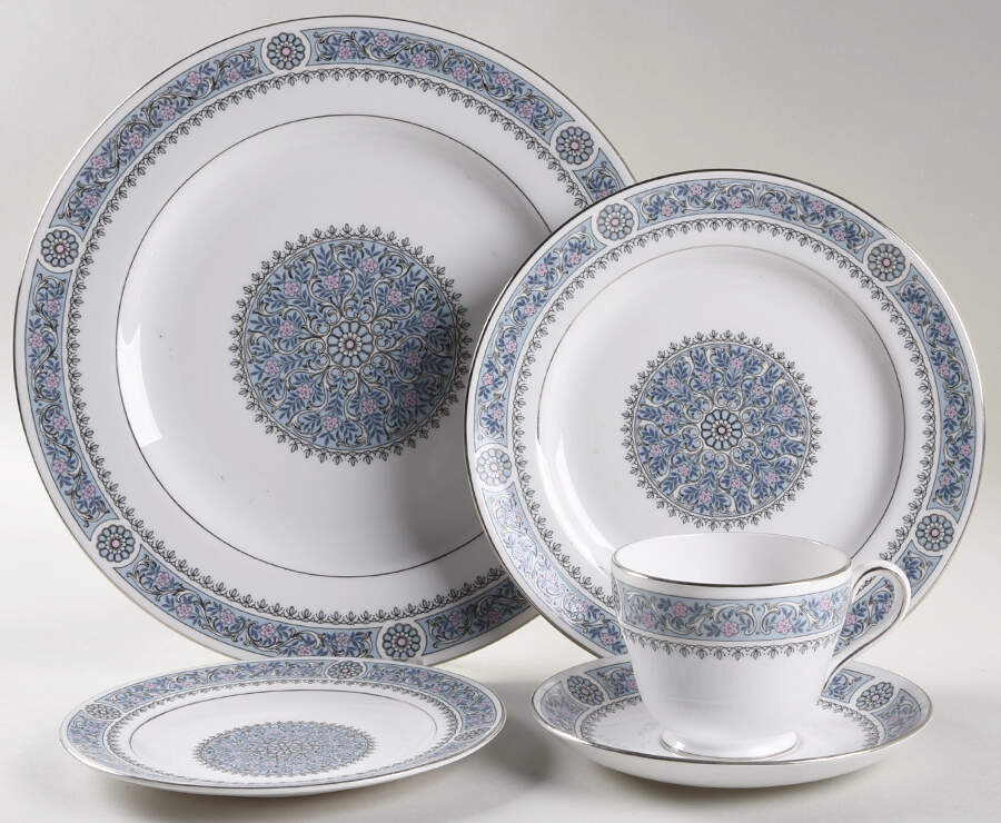Firenze 5 Piece Place Setting by Spode-1