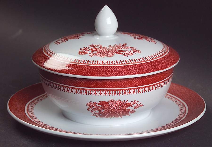 Fitzhugh Red Sauce Boat with Attached Underplate & Lid by Spode-1