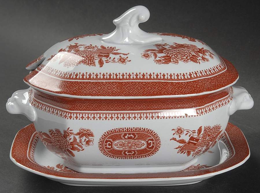 Fitzhugh Red Sauce Boat & Lid with Underplate by Spode-1