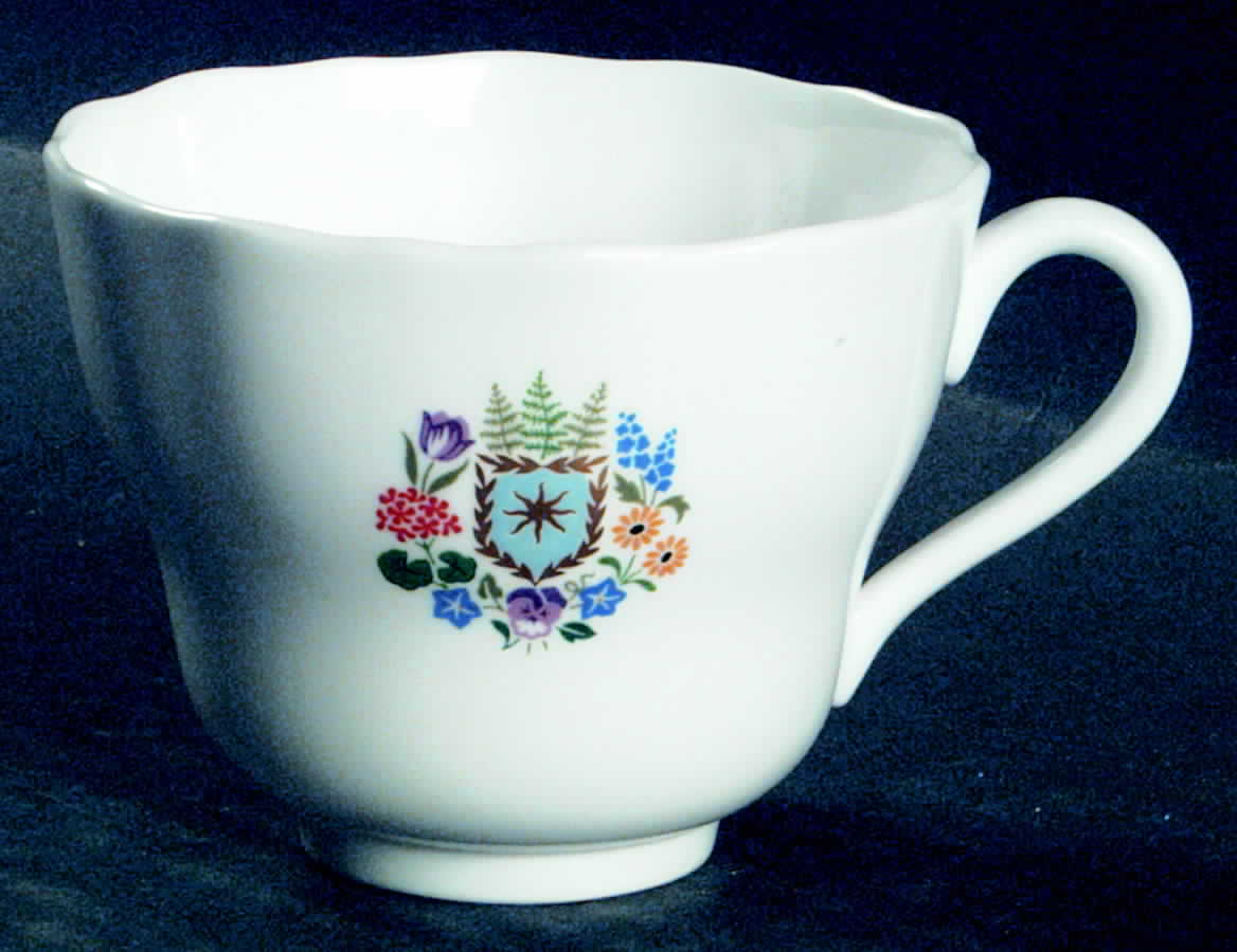 Floral Armorial Footed Cup by Spode-1