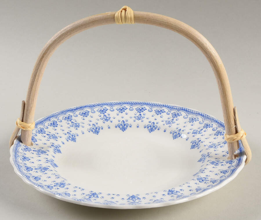 Fleur de Lys Blue (Earthenware, No Trim) 5 3/8"-5 5/8" Bamboo Handled Serving Plate  HC by Spode-1