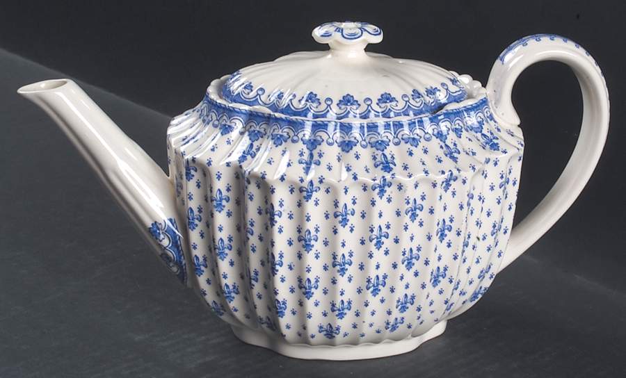 Fleur de Lys Blue (Earthenware, No Trim) Teapot & Lid by Spode-1