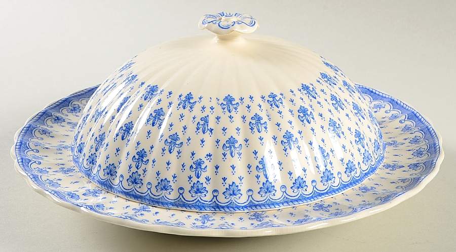 Fleur de Lys Blue (Earthenware, No Trim) Muffin Dish & Lid by Spode-1