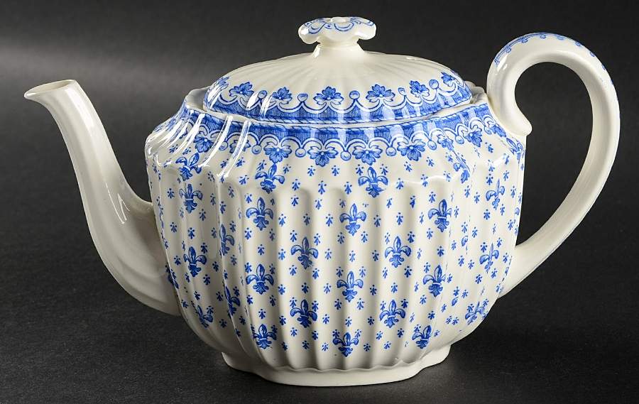 Fleur de Lys Blue (Earthenware, No Trim) Mini Teapot & Lid by Spode-1