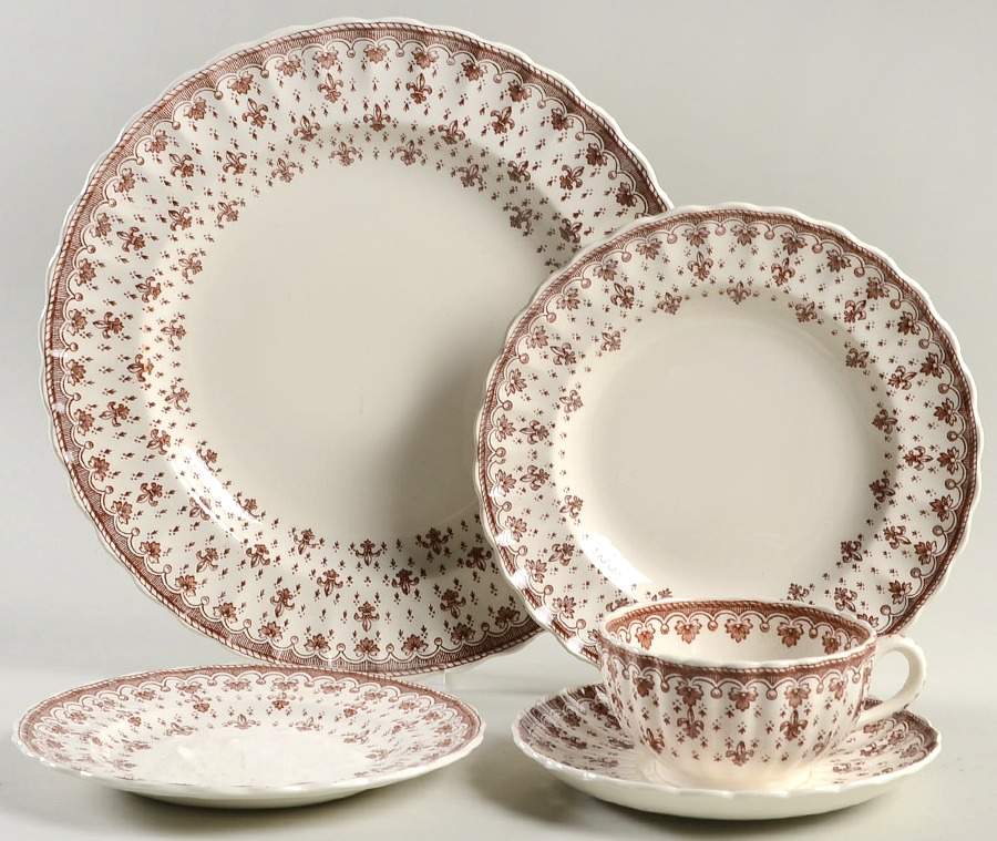 Fleur de Lys Brown (Earthenware, No Trim) 5 Piece Place Setting by Spode-1