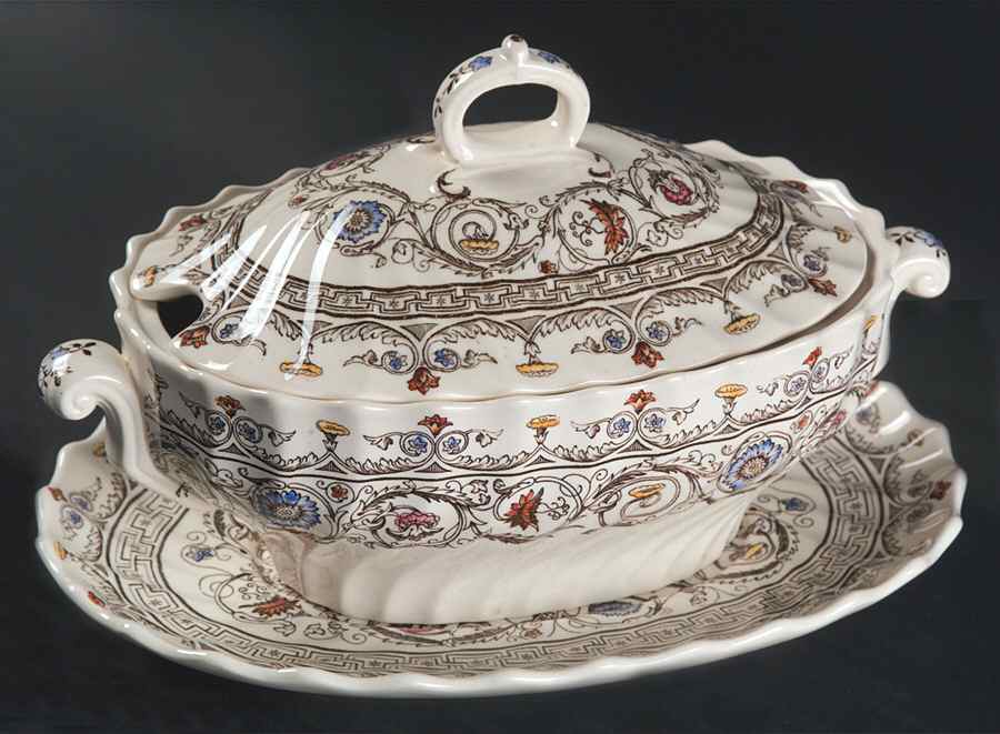 Florence Sauce Boat & Lid with Underplate by Spode-1
