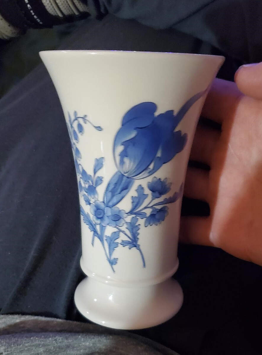Fontaine 5" Vase by Spode-1
