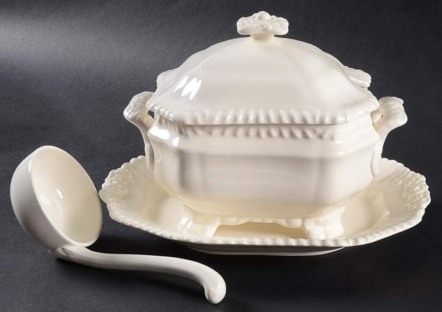 Gadroon Sauce Boat & Lid & Underplate & Ladle by Spode-1