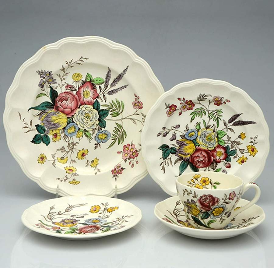 Gainsborough (Marlborough) 5 Piece Place Setting by Spode-1