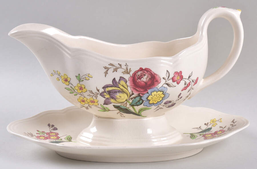 Gainsborough (Marlborough) Gravy Boat with Attached Underplate by Spode-1