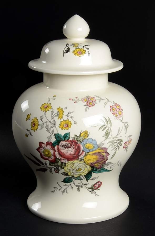 Gainsborough (Marlborough) Large Ginger Jar & Lid by Spode-1