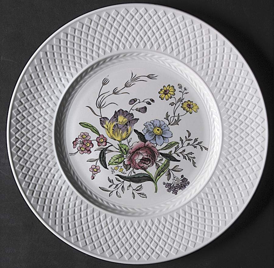Gainsborough (Mansard) Dinner Plate by Spode-1