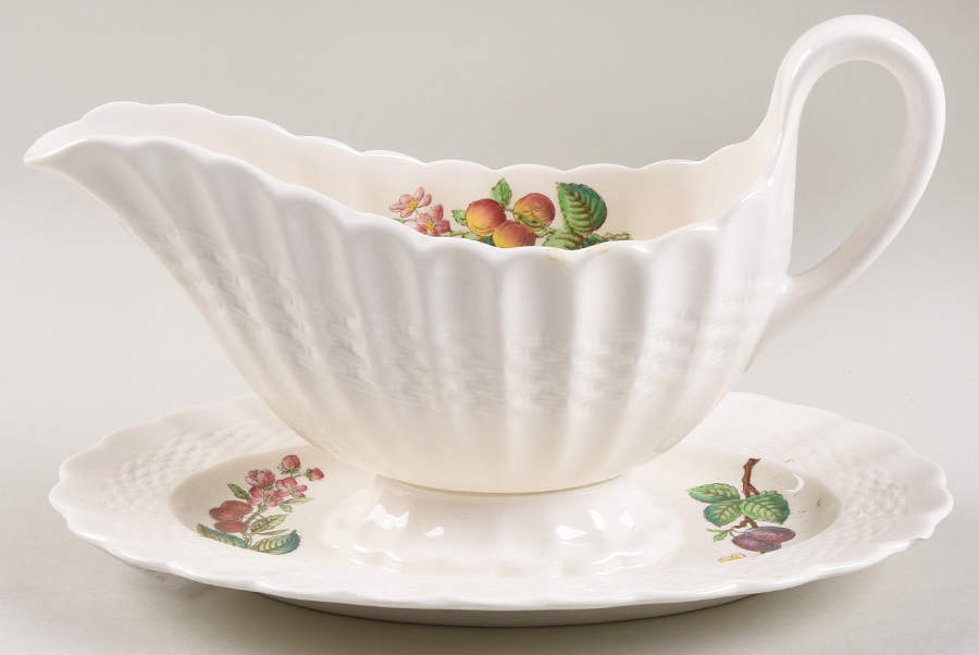 Glendale (Chelsea Wicker) Gravy Boat with Attached Underplate by Spode-1