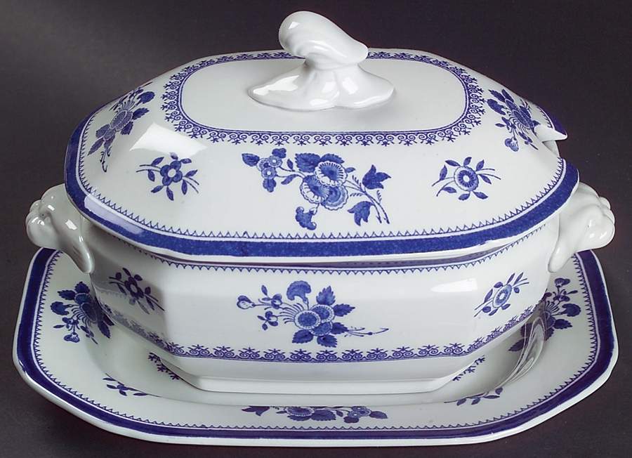 Gloucester (No Trim) Sauce Boat & Lid with Underplate by Spode-1