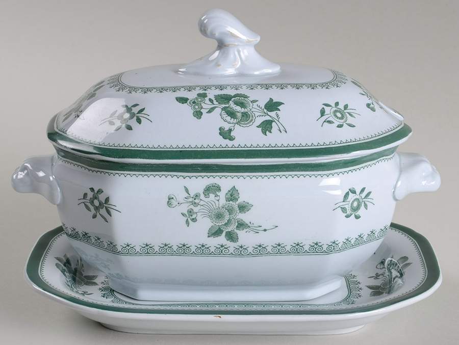 Gloucester Green (Fine Stone) Sauce Boat & Lid with Underplate by Spode-1