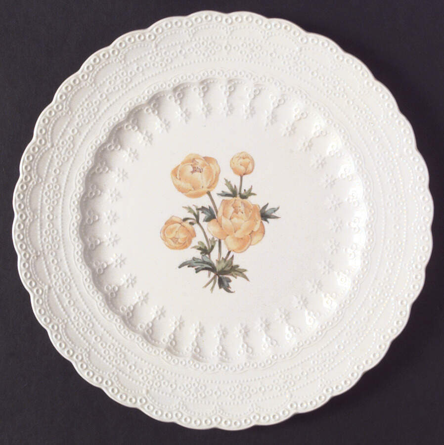 Golden Ball Dinner Plate by Spode-1