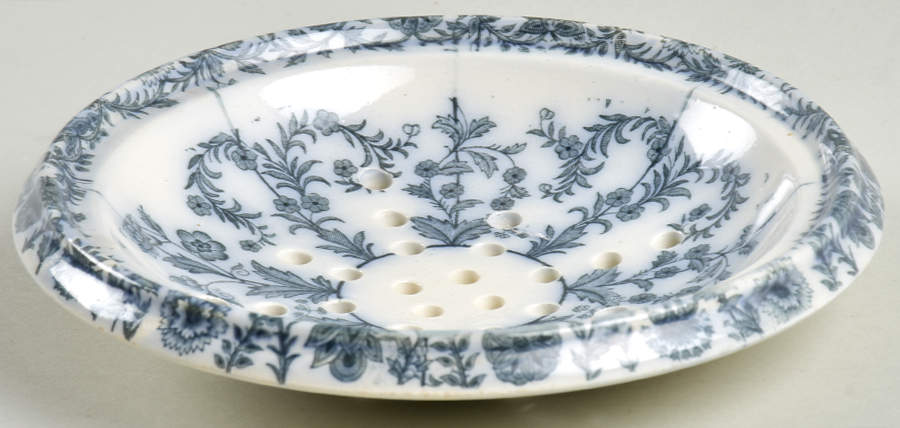 Gray Delhi Strainer for 3 Pc Soap Dish by Spode-1