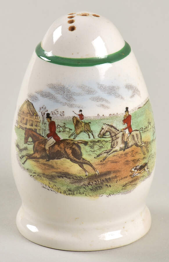 Herring Hunt, The Hunt (Green, Scalloped) Pepper Shaker by Spode-1