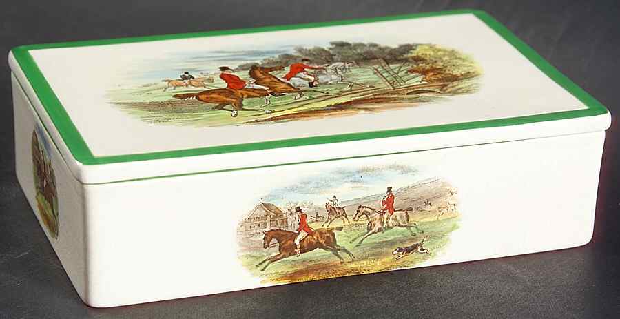 Herring Hunt, The Hunt (Green, Scalloped) Rectangular Box with Lid by Spode-1