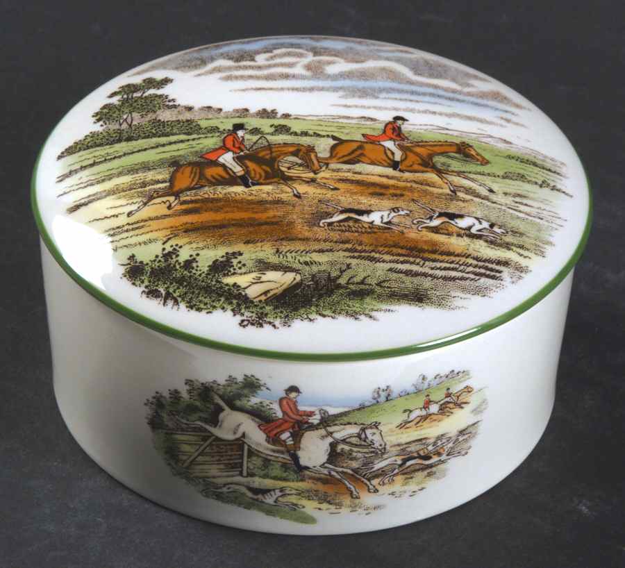 Herring Hunt, The Hunt (Green, Scalloped) 4" Round Box & Lid by Spode-1