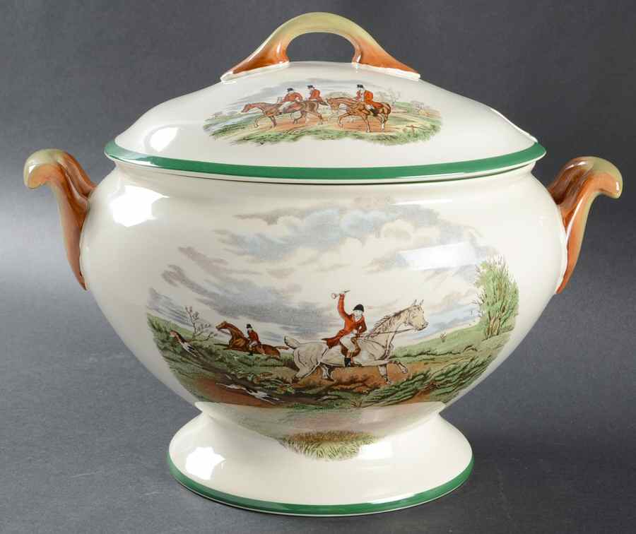Herring Hunt, The Hunt (Green, Scalloped) Tureen & Lid by Spode-1