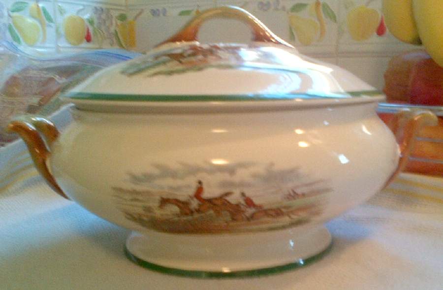 Herring Hunt, The Hunt (Green, Scalloped) Tureen & Lid by Spode-1