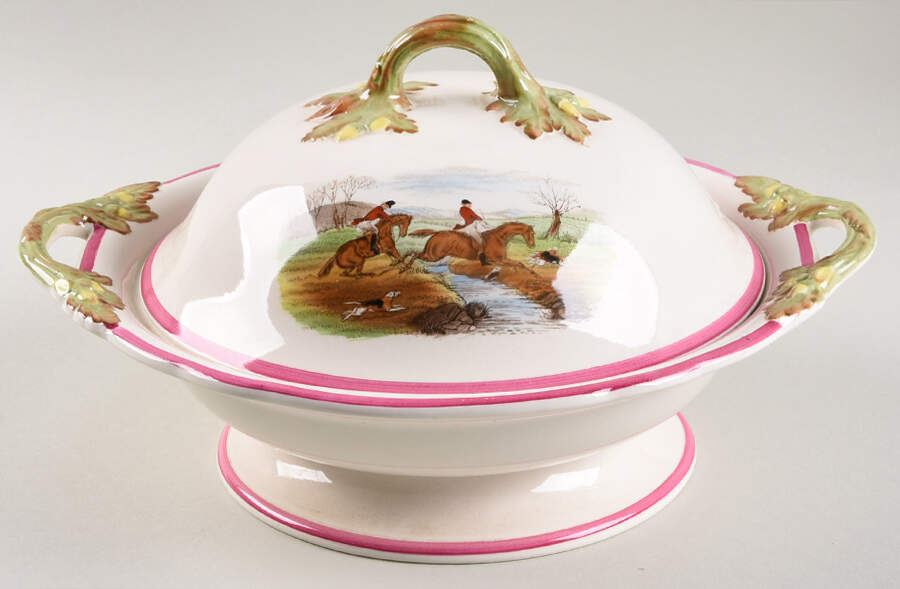 Herring Hunt The Hunt Red Round Covered Vegetable by Spode-1