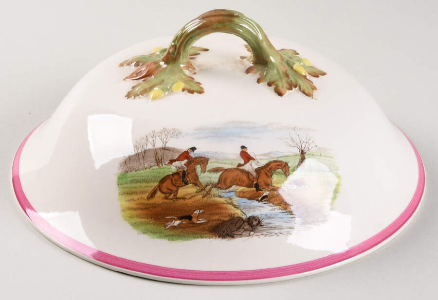 Herring Hunt The Hunt Red Lid for Round Vegetable by Spode-1