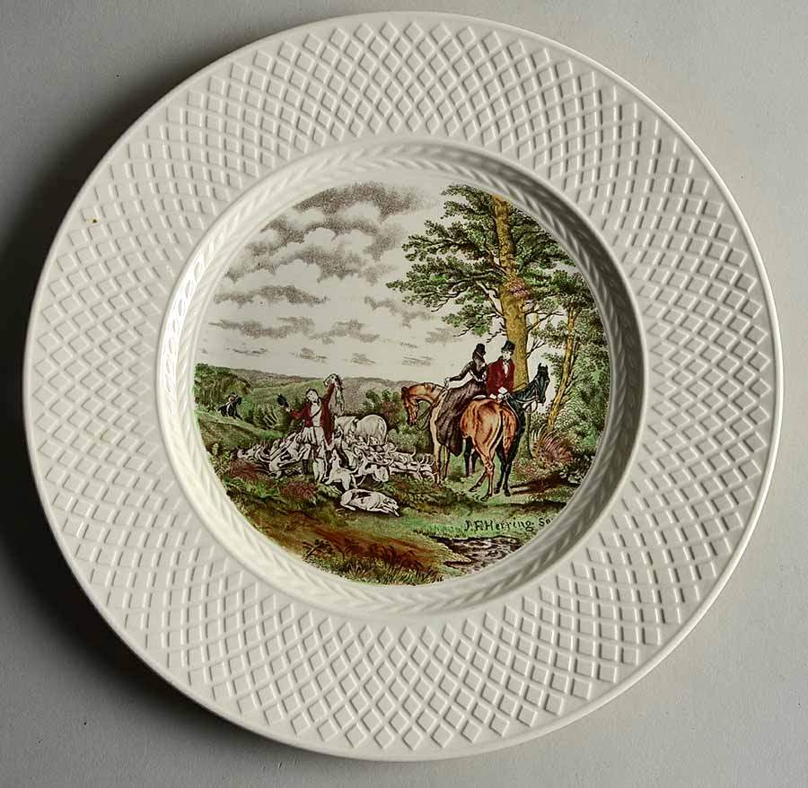 Herring Hunt (Mansard Shape) Dinner Plate by Spode-1