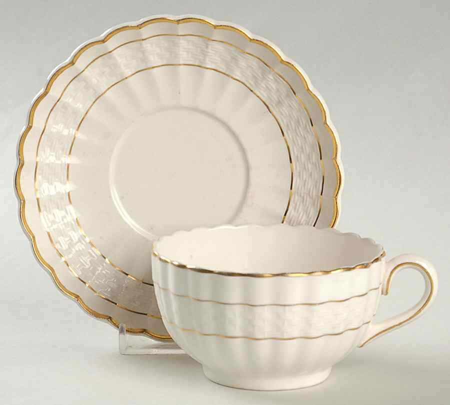 Imperial D'Or Flat Cup & Saucer Set by Spode-1
