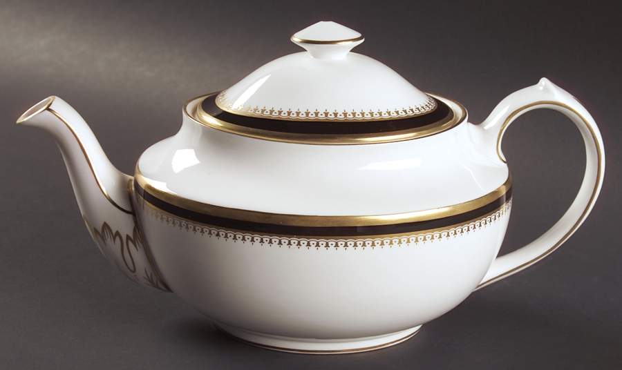 Knightsbridge Black Teapot & Lid by Spode-1