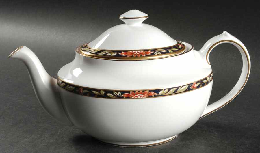 Lauriston Teapot & Lid by Spode-1