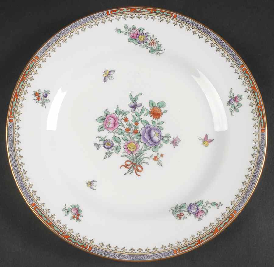 Lowestoft Flowers (Bone) Luncheon Plate by Spode-1