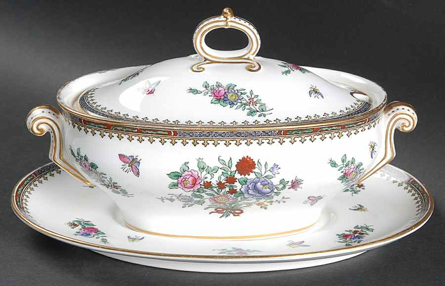 Lowestoft Flowers (Bone) Sauce Boat & Lid with Underplate by Spode-1