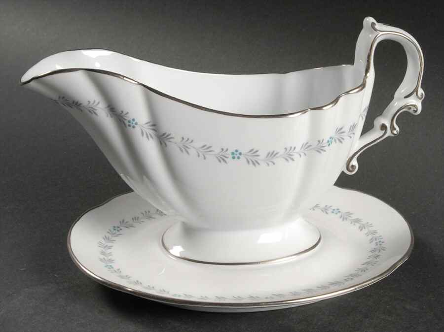 Lyric Gravy Boat with Attached Underplate by Spode-1