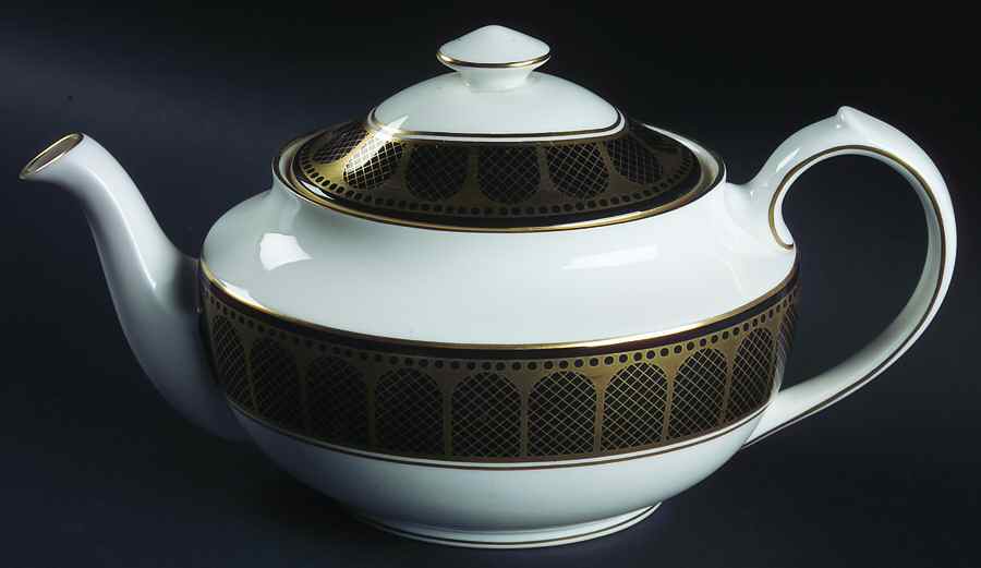 Marble Arch Black Teapot & Lid by Spode-1