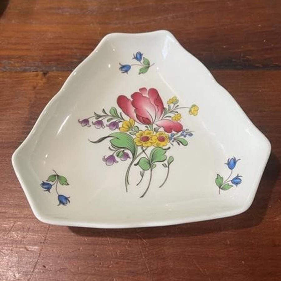 Marlborough Sprays 5" Triangular Tray by Spode-1